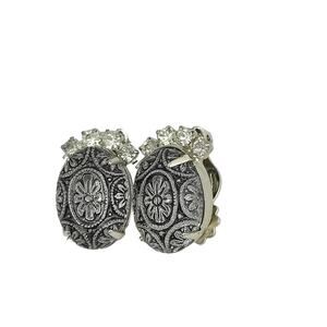 Vintage White Oval Floral Rhinestone Silver Tone Iridescent Clip on Earrings